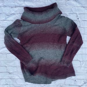 ✨2/$20✨high neck ombré sweater!